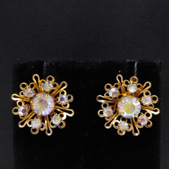 Vintage AB Rhinestone Flower Earrings, Screw Back, 1950s Jewelry - Picture 9 of 10